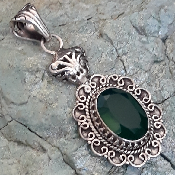 Natural Green Chalcedony Sterling Silver Pendant - Picture 5 of 8